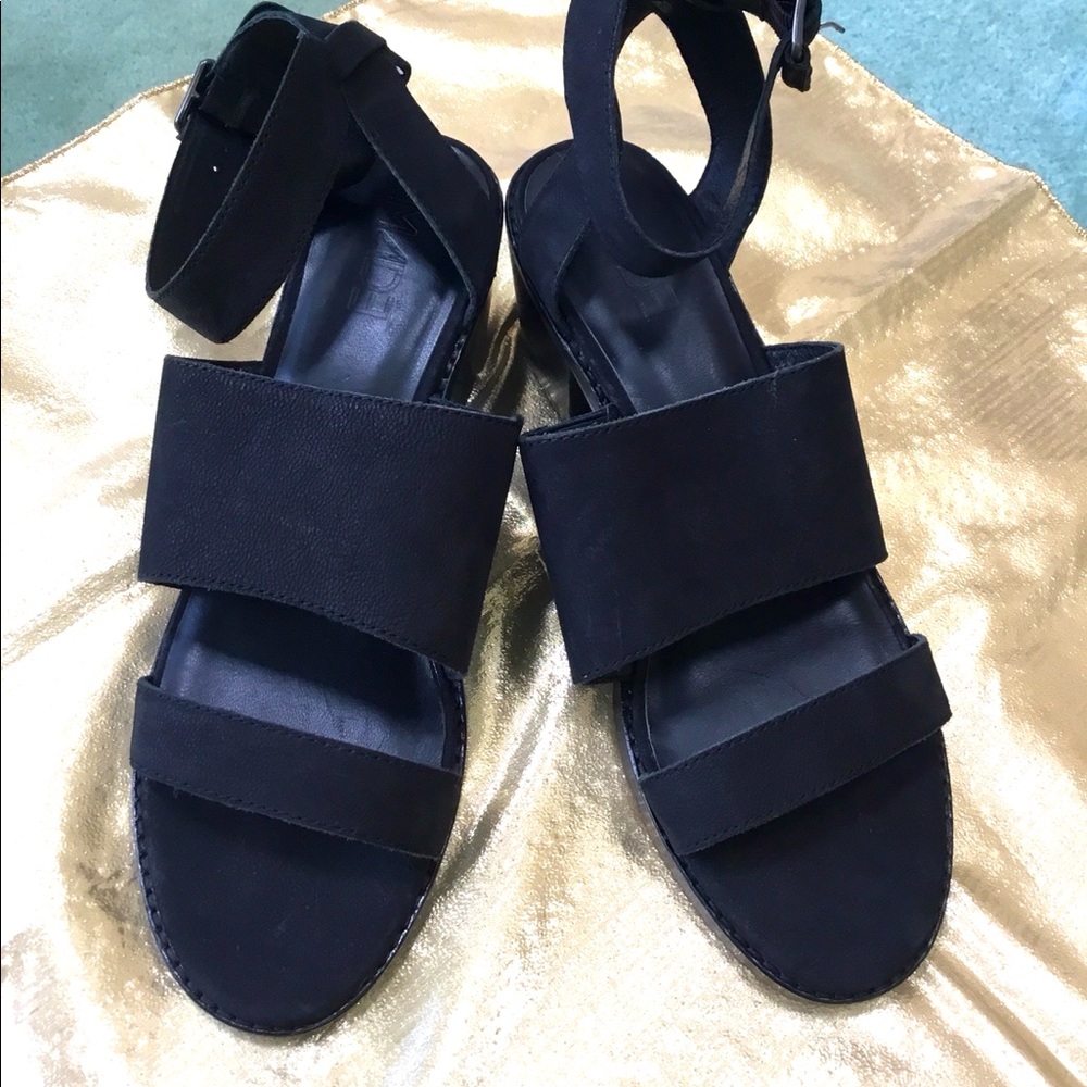 M4DE leather sandals